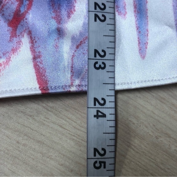 T Tahari White Water Color Sleeveless Silky Blouse Size L NWT - Picture 5 of 5